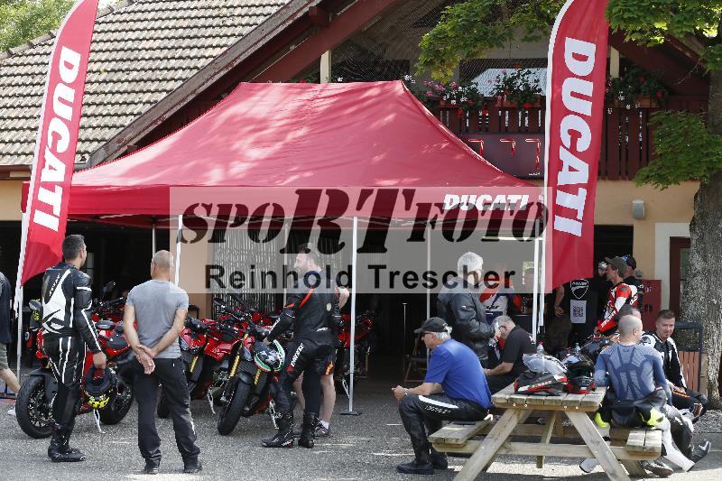 Archiv-2025/27 12.06.2025 Ducati Schweiz Trackday Warmup  ADR/Impressionen